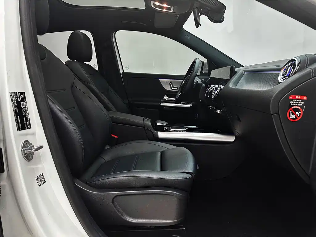 Mercedes-Benz GLA Facelift GLA 180, фото 21