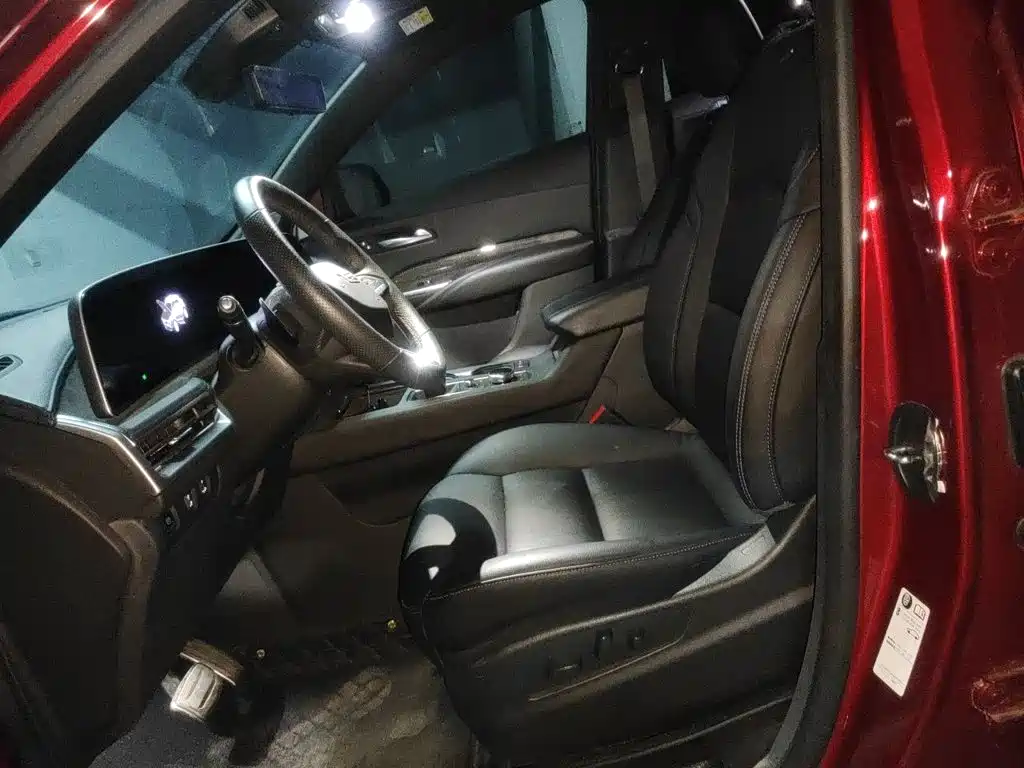 Cadillac XT4 — миниатюра 8