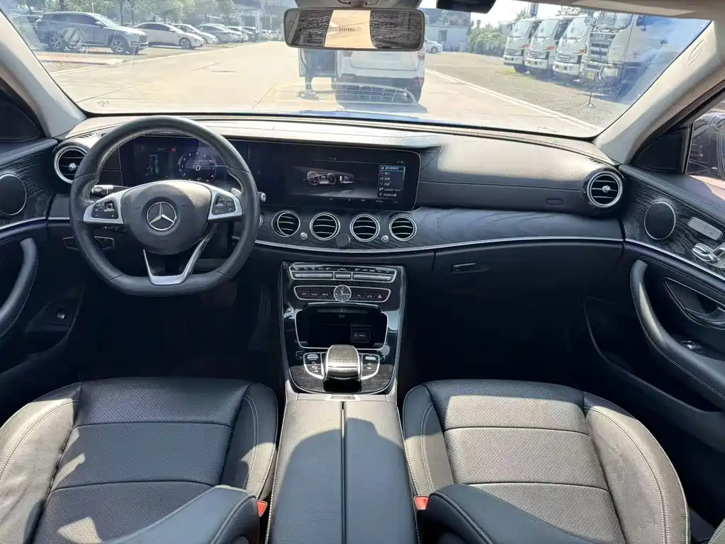 Mercedes-Benz E-Class — миниатюра 21