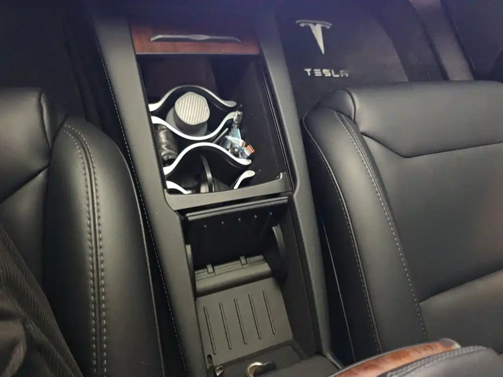 Tesla Model S — миниатюра 7