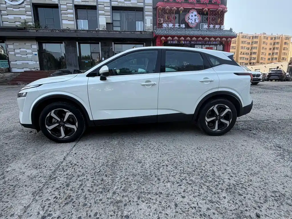 Nissan Qashqai — миниатюра 8