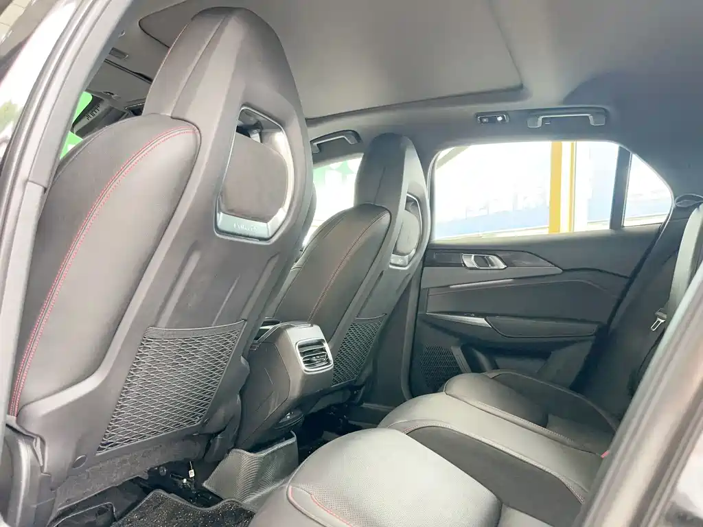 Lynk & Co 03 — миниатюра 7