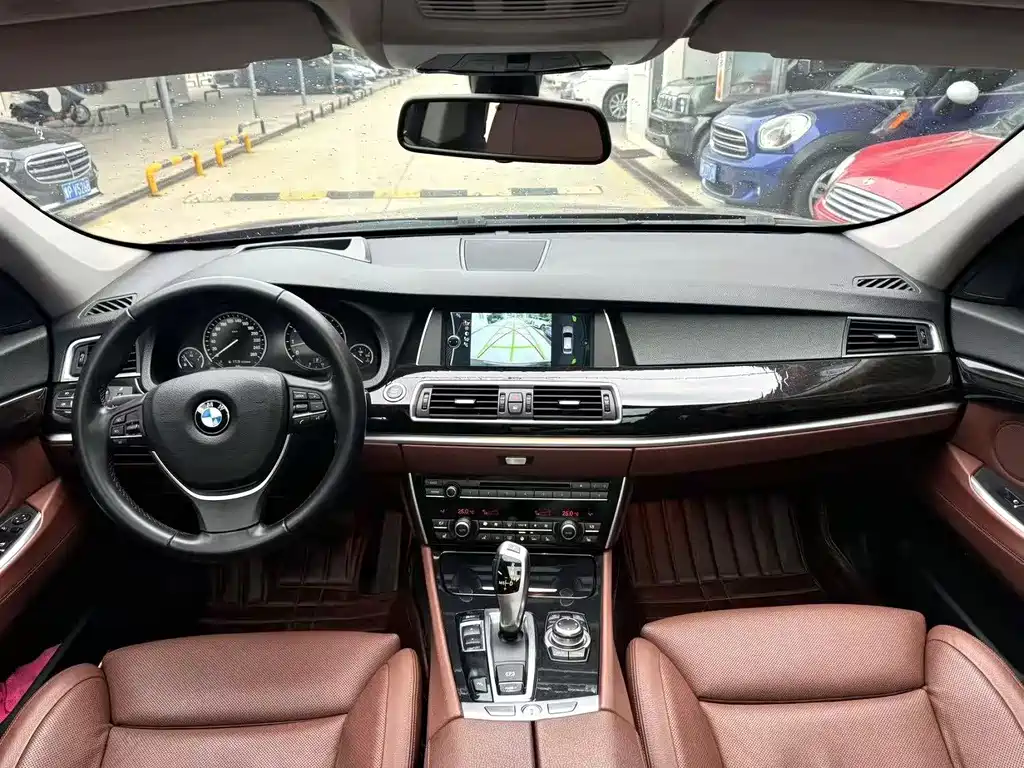 BMW 5 Series GT — миниатюра 6