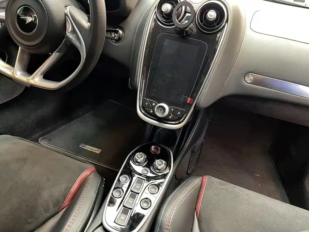 McLaren GT — миниатюра 13