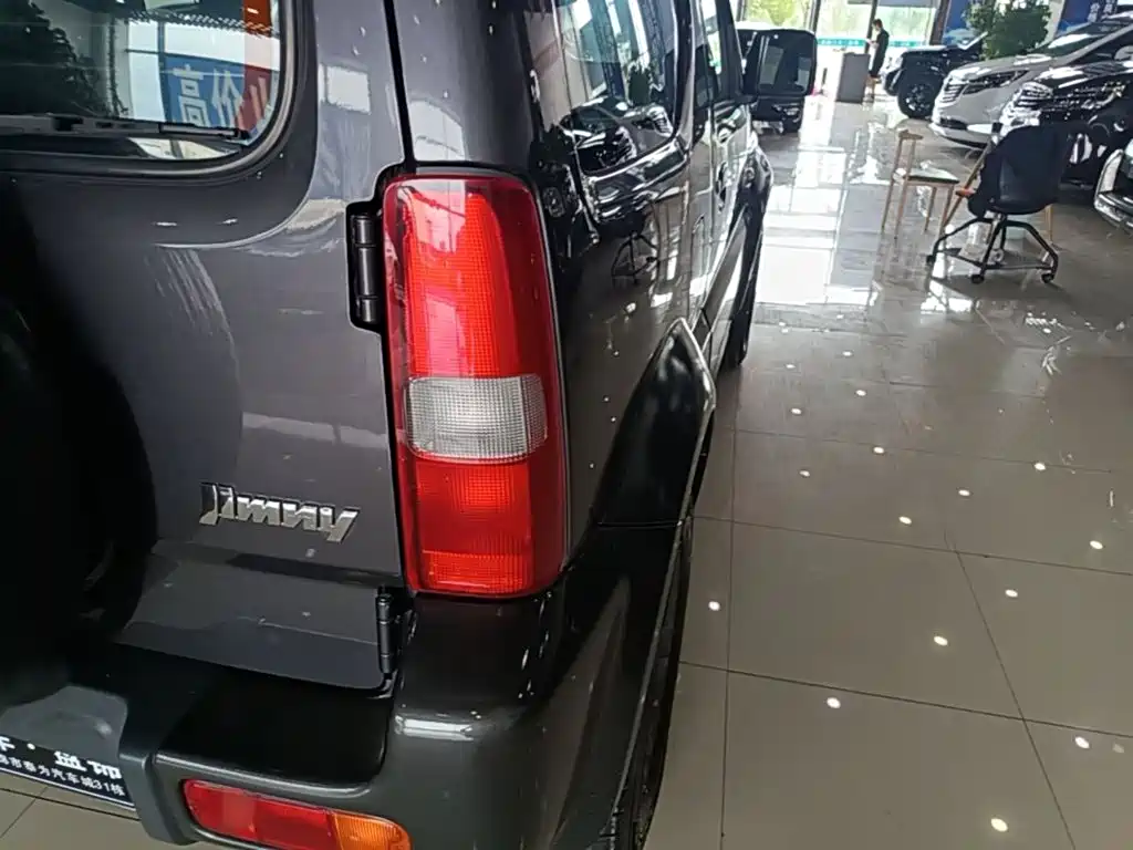 Suzuki Jimny — миниатюра 8