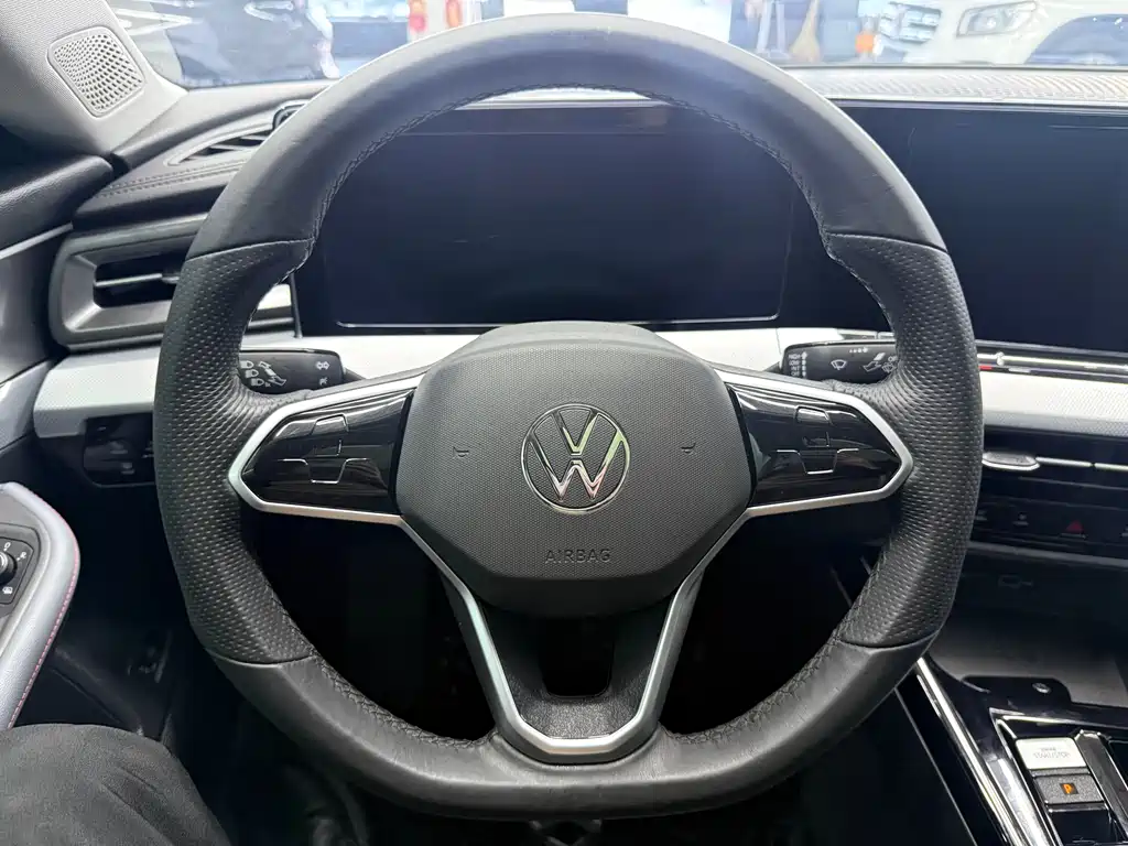 VOLKSWAGEN LINGDU