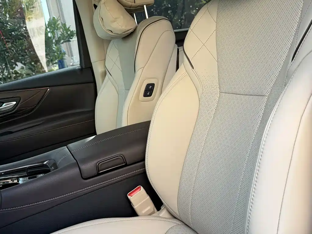 Toyota Vellfire — миниатюра 12
