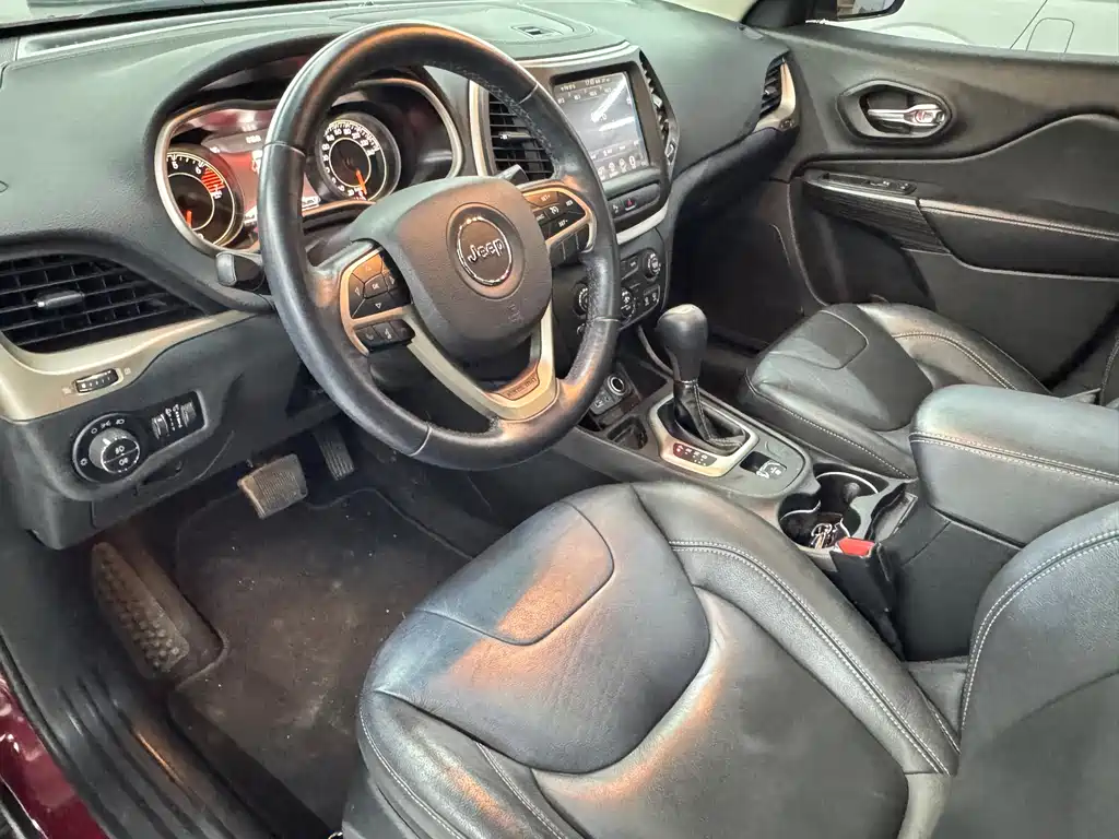 Jeep Cherokee — миниатюра 8