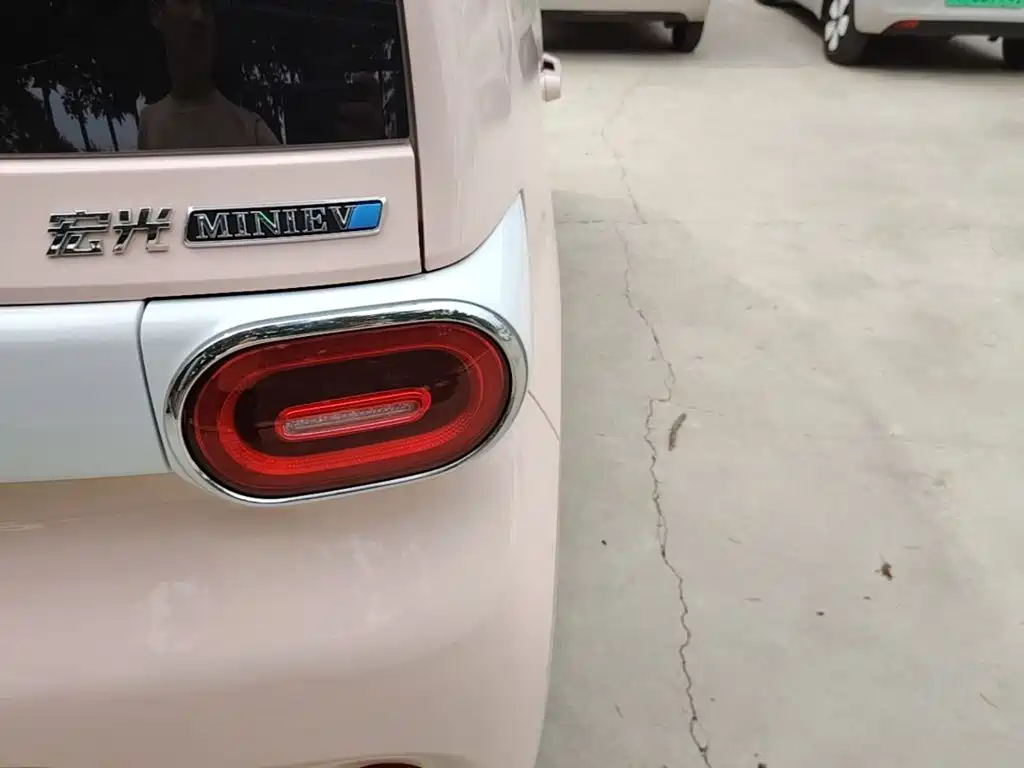 Wuling MINIEV — миниатюра 8