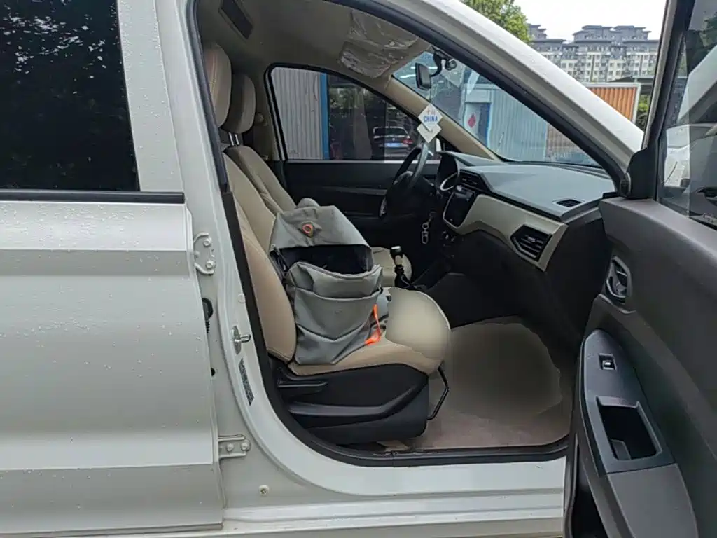 Wuling Hongguang — миниатюра 25
