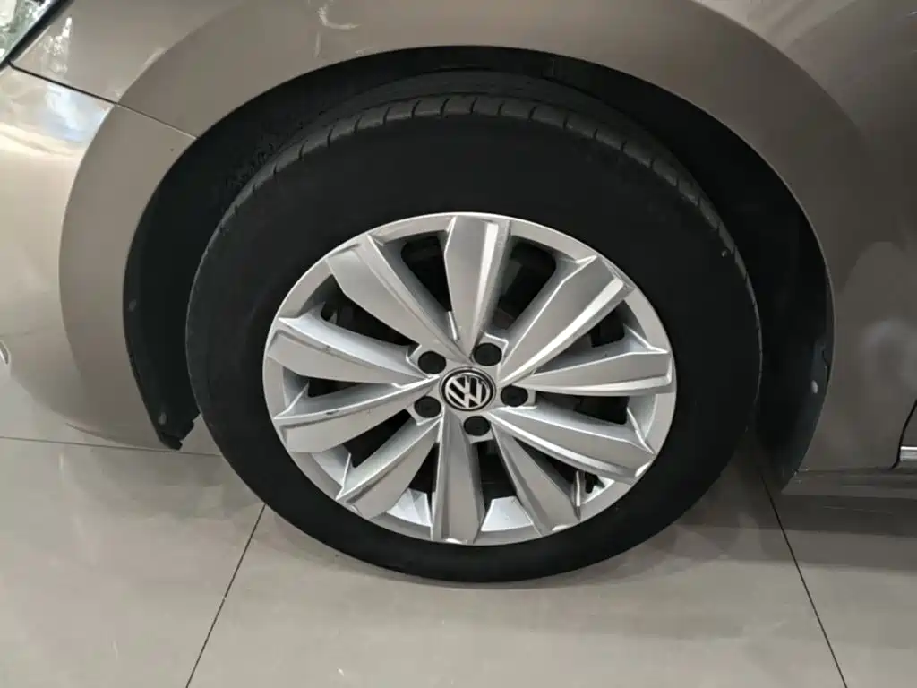Volkswagen Passat — миниатюра 23