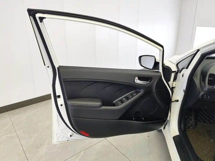 Kia K3 — миниатюра 7