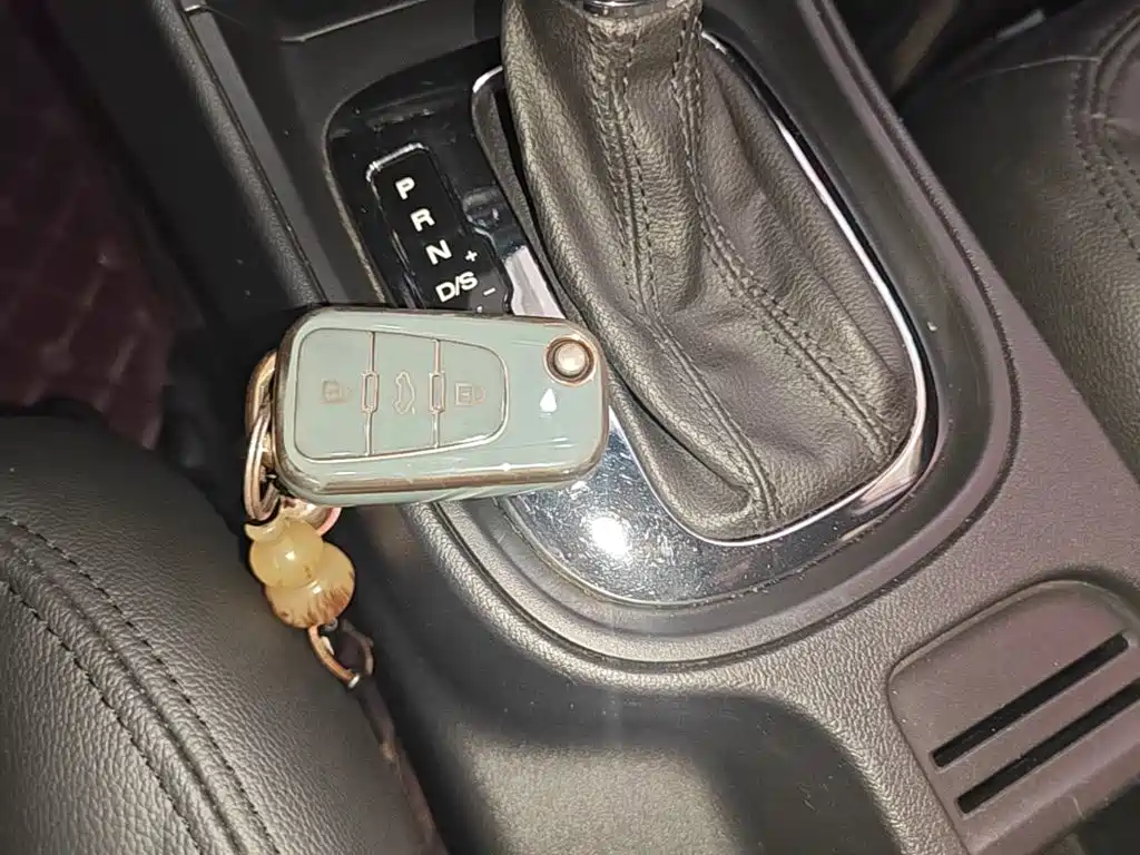 Roewe 360 — миниатюра 9