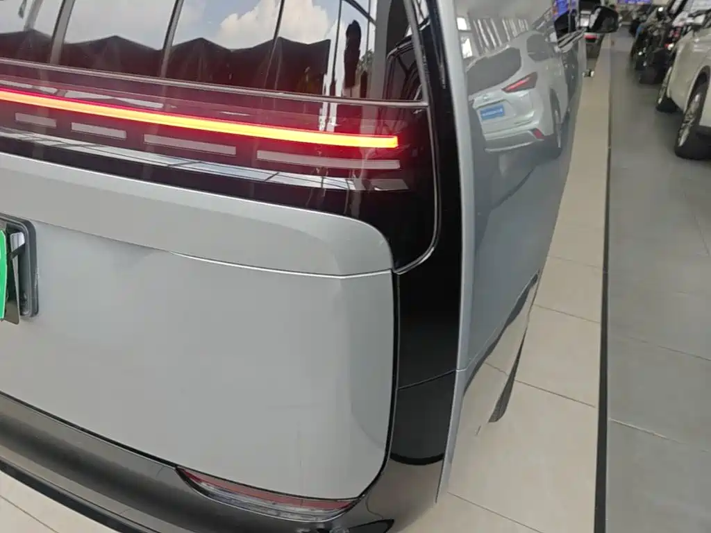 Li Auto Li MEGA — миниатюра 8