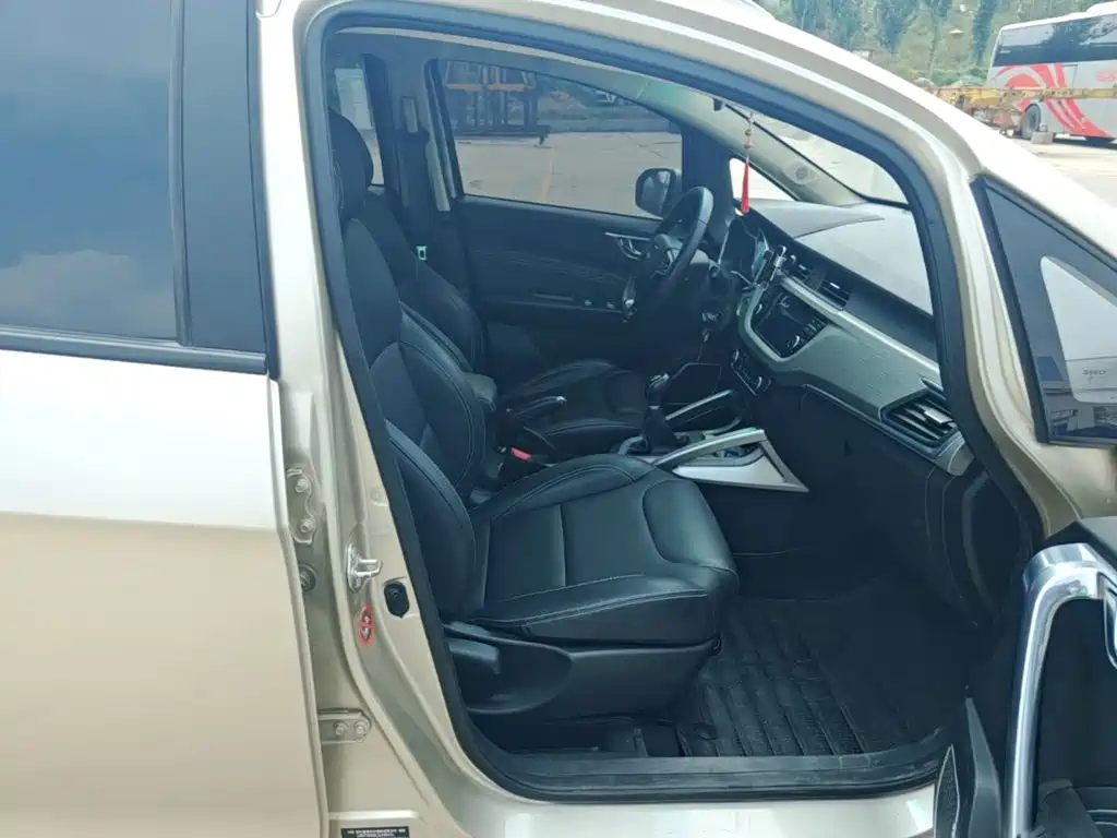 Geely Vision X3 — миниатюра 25