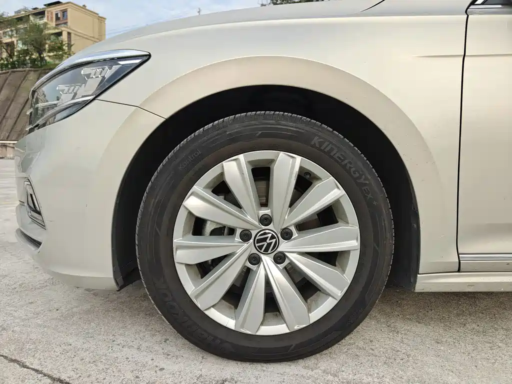 Volkswagen Passat — миниатюра 11