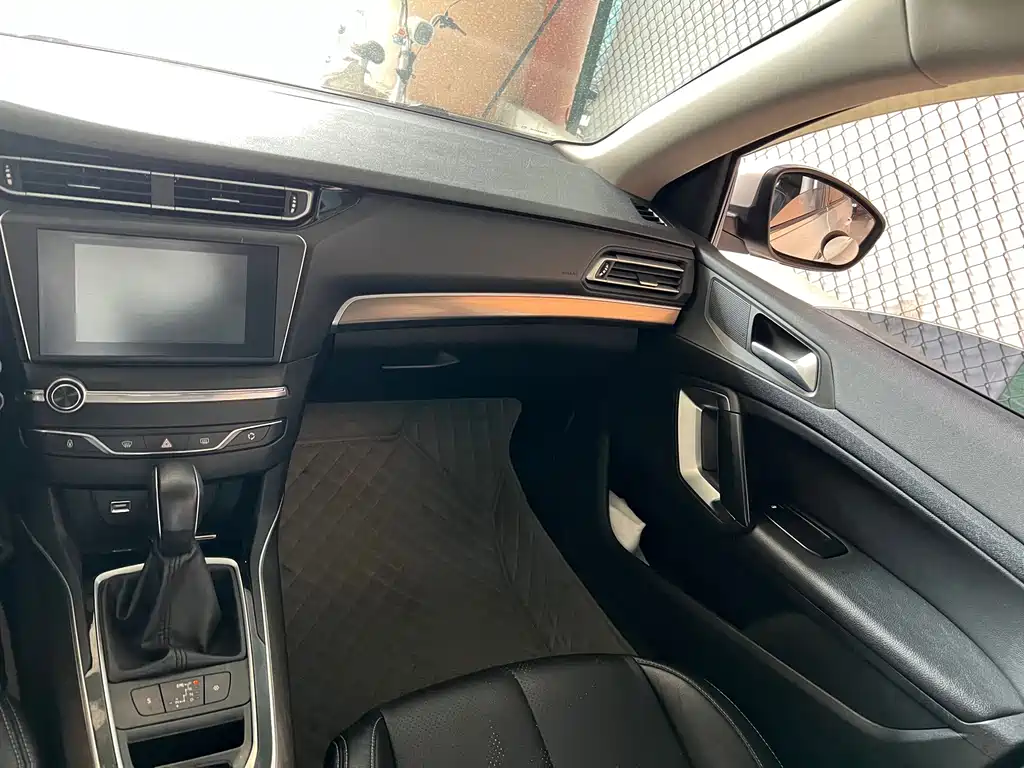 Peugeot 408 — миниатюра 9