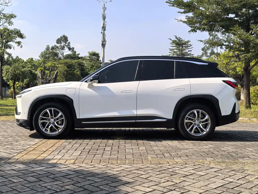 NIO ES6 — миниатюра 5