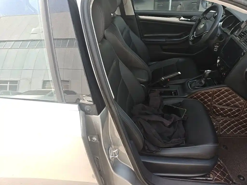 Volkswagen Sagitar — миниатюра 25