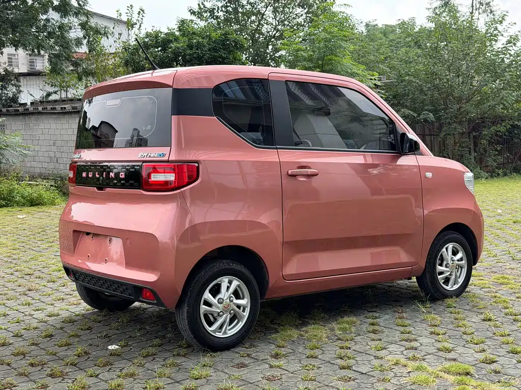 Wuling MINIEV — миниатюра 4