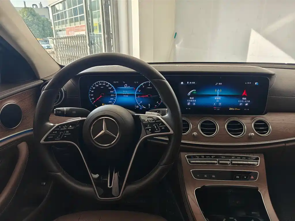 MERCEDES-BENZ E CLASS