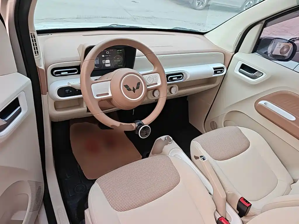 Wuling MINIEV — миниатюра 10