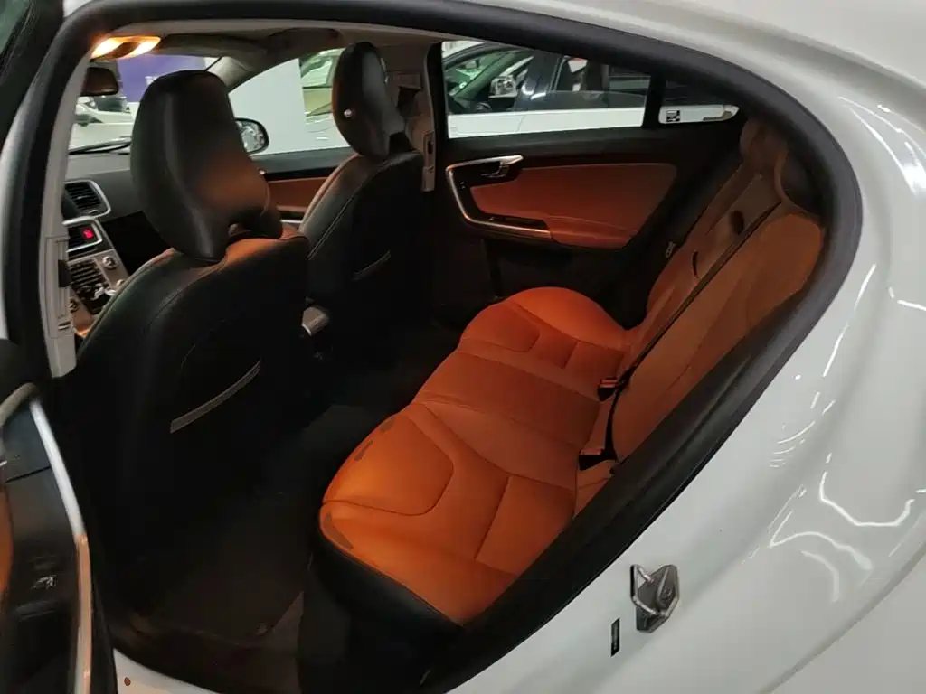 Volvo S60 — миниатюра 17