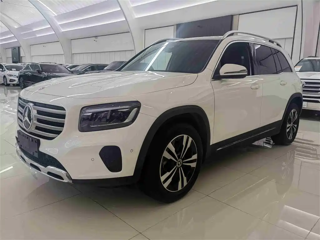 MERCEDES-BENZ GLB