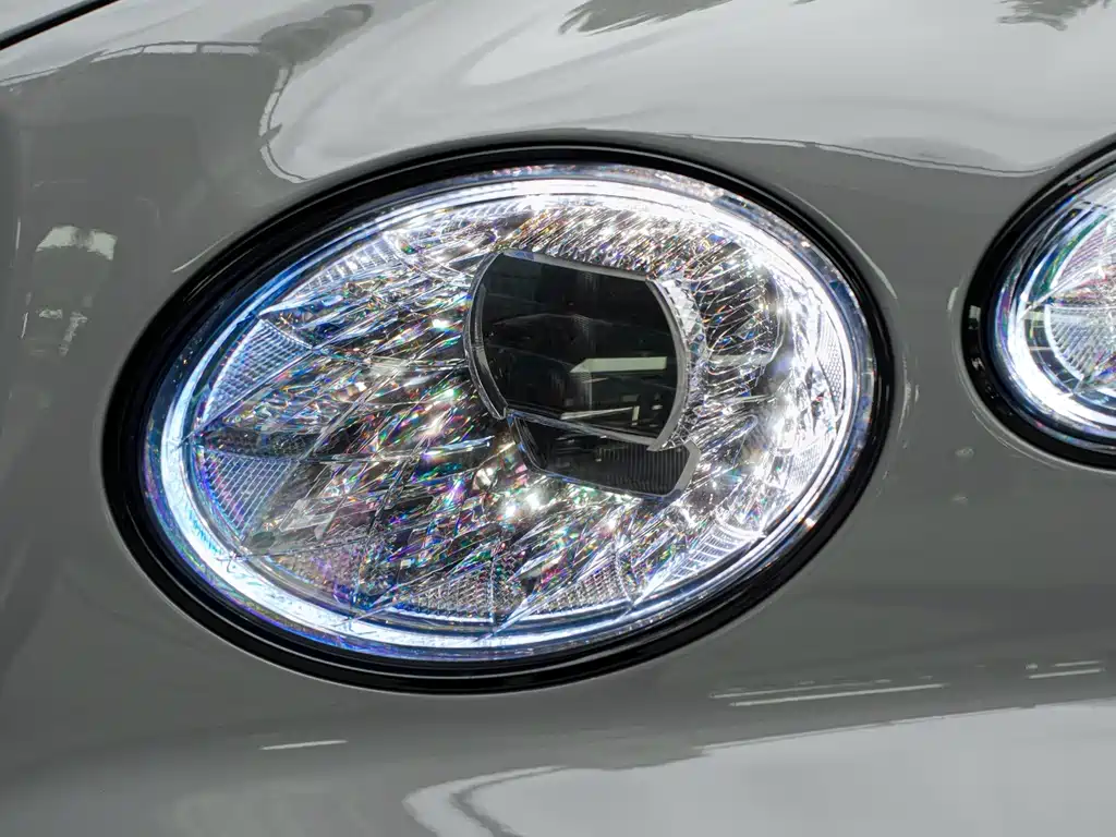 Bentley Bentayga — миниатюра 4