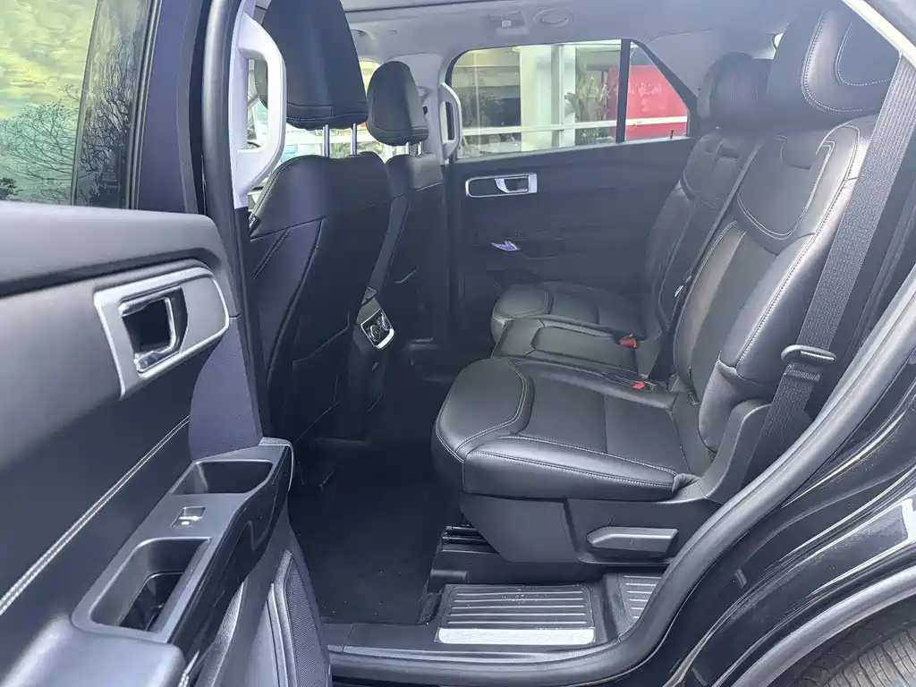 Ford Explorer — миниатюра 9