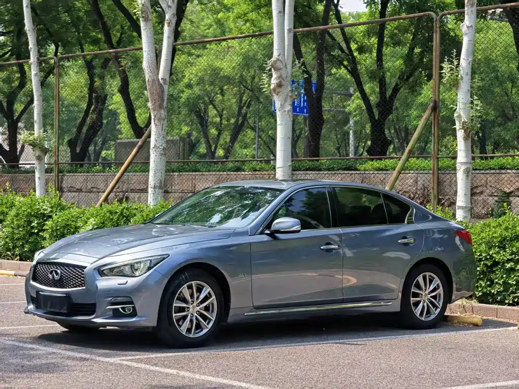 Infiniti Q50L 2015