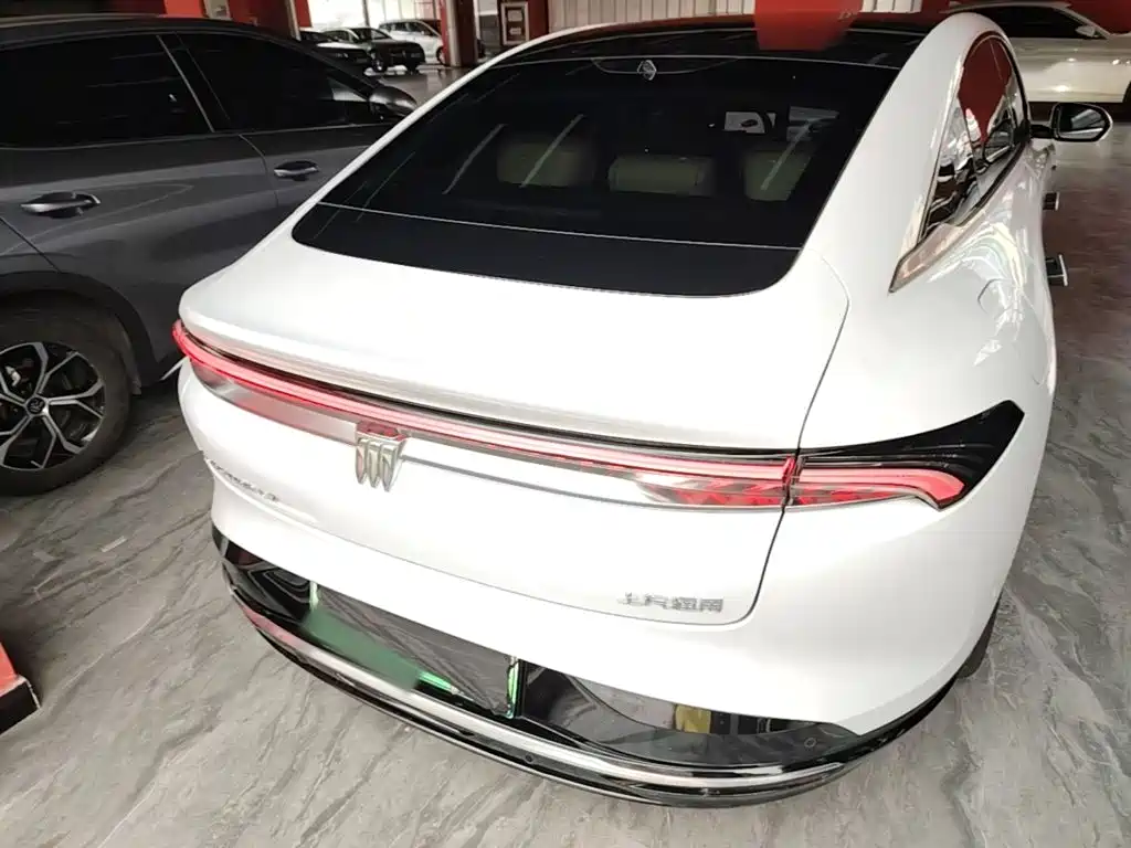 Buick Electra L7 — миниатюра 6