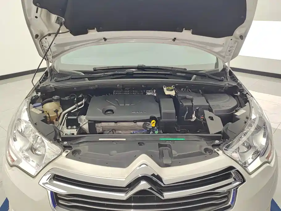 Citroen C4L — миниатюра 10