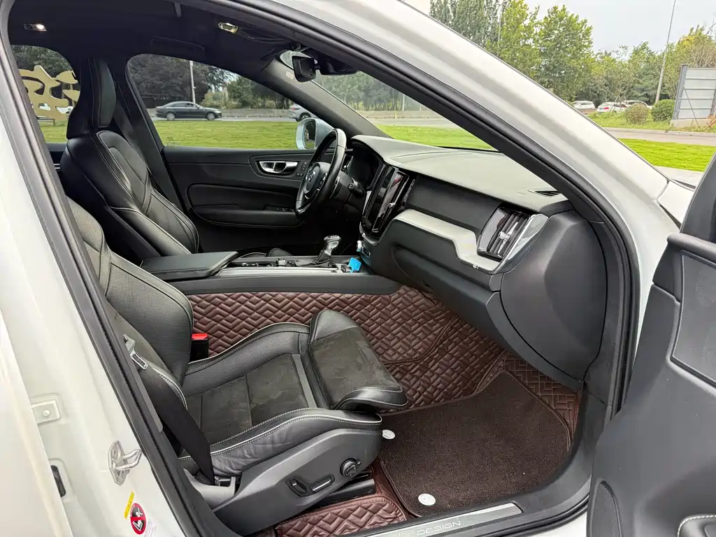 Volvo XC60 — миниатюра 15