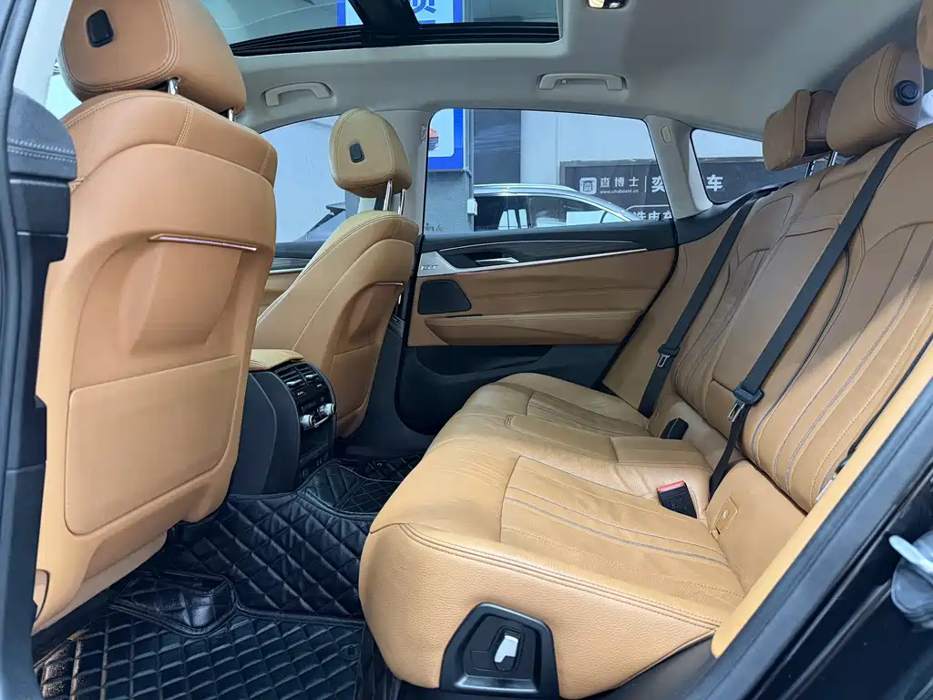 BMW 6 Series GT — миниатюра 6