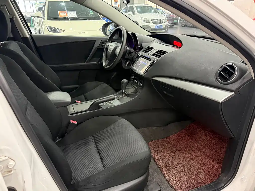 Mazda 3 Xingcheng — миниатюра 10