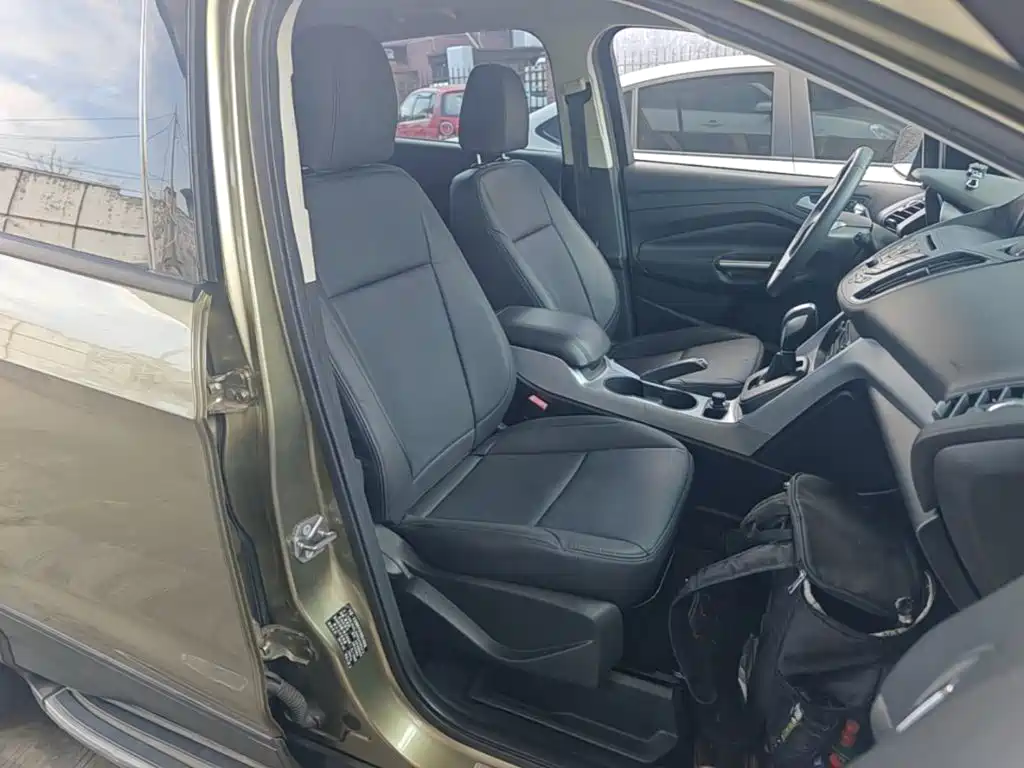 Ford Kuga — миниатюра 25