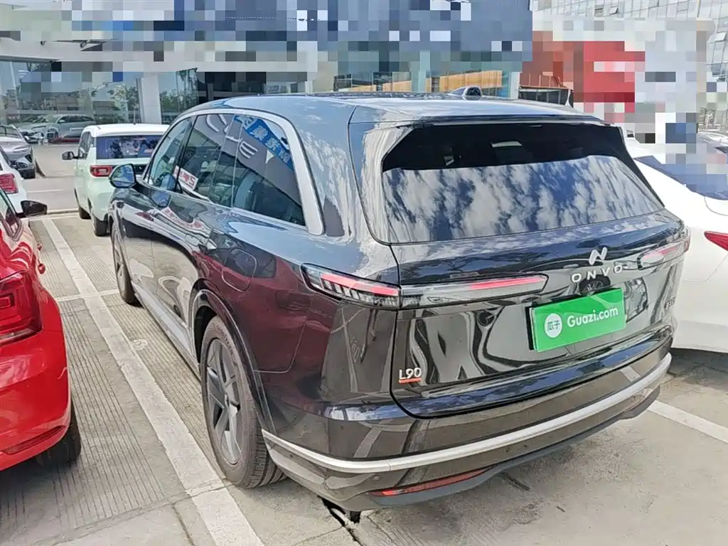 Onvo L90 2025 Ultra мест