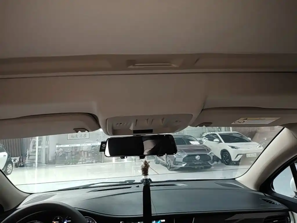 Buick Verano — миниатюра 18