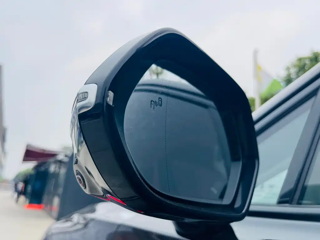 Hongqi Hongqi HS3 PHEV — миниатюра 5