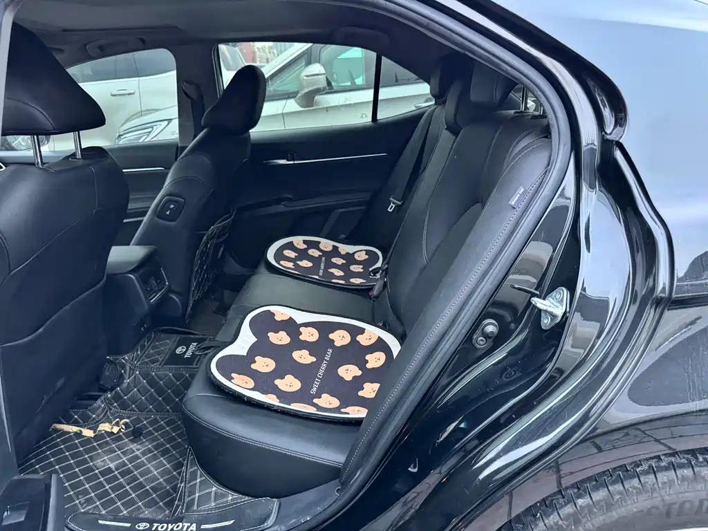 Toyota Camry — миниатюра 9
