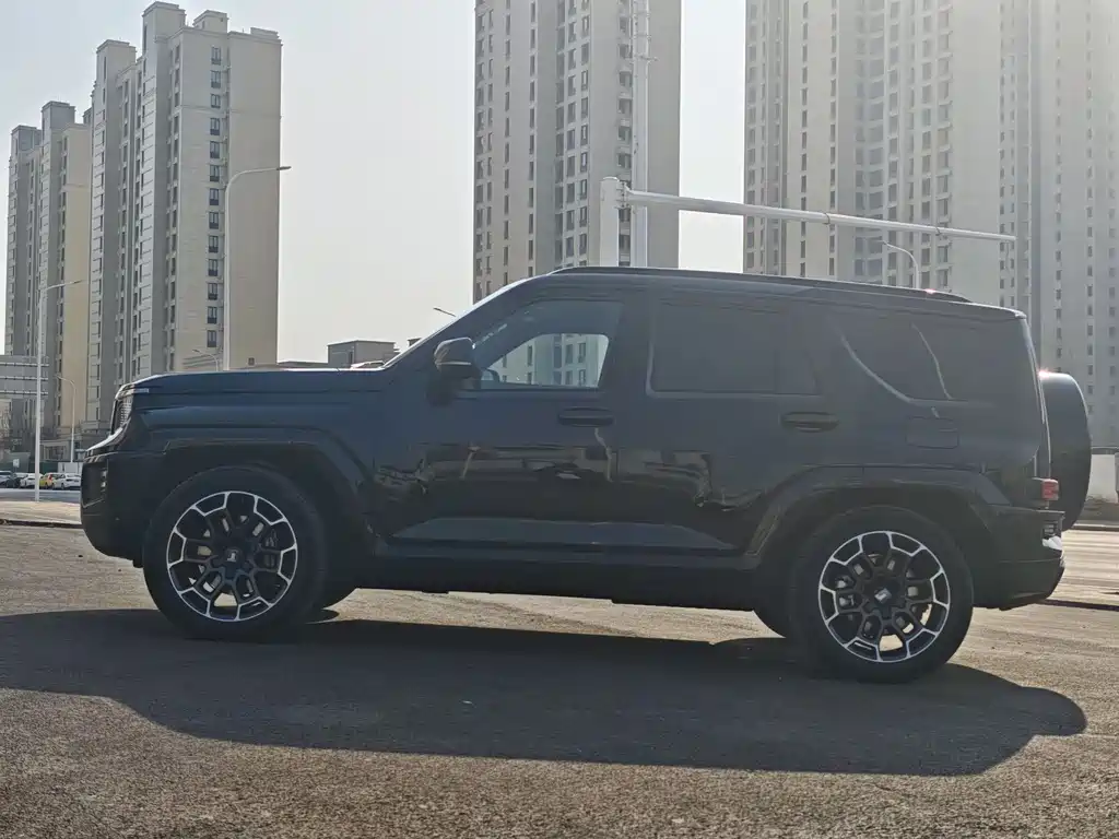 TANK TANK 700 NEW ENERGY