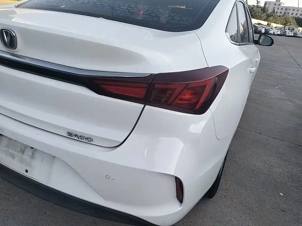 Changan Eado New Energy — миниатюра 8