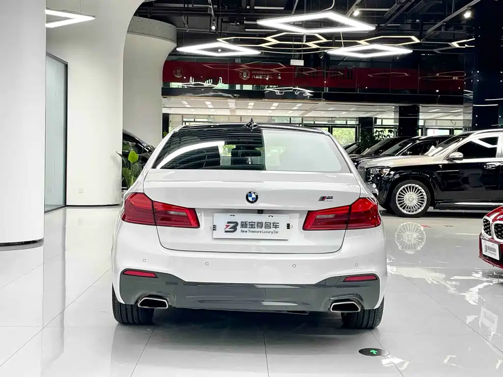 BMW 5 Series — миниатюра 18