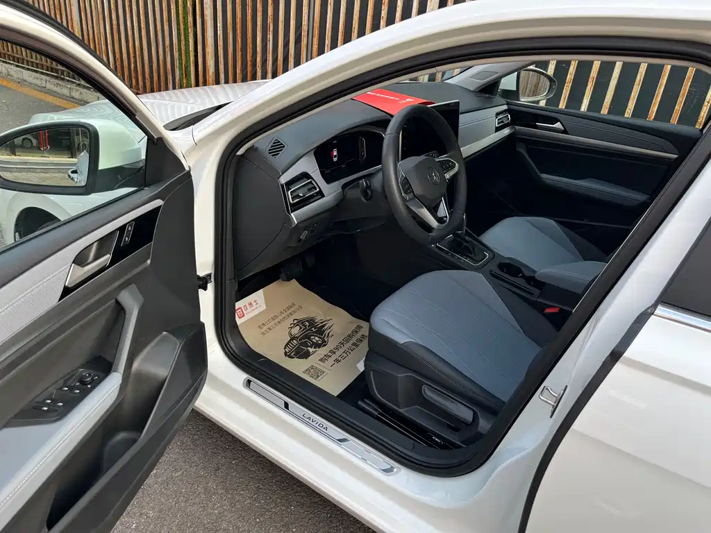 Volkswagen Lavida — миниатюра 7