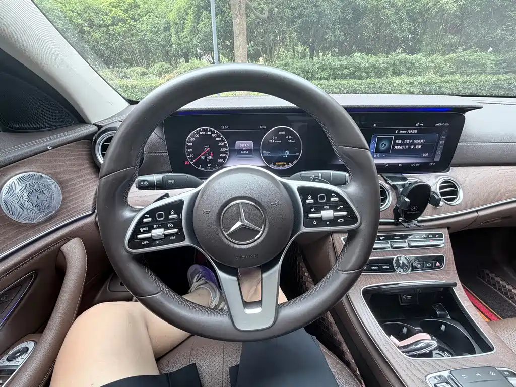 Mercedes-Benz E-Class — миниатюра 19
