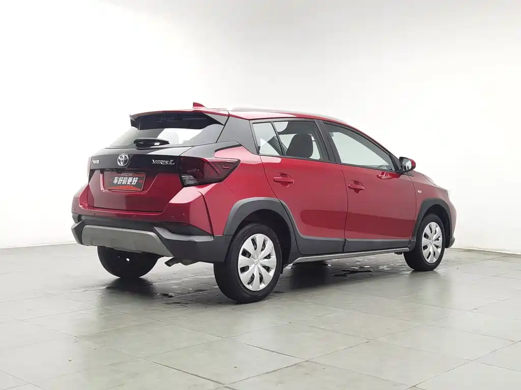 Toyota Yaris L — миниатюра 2