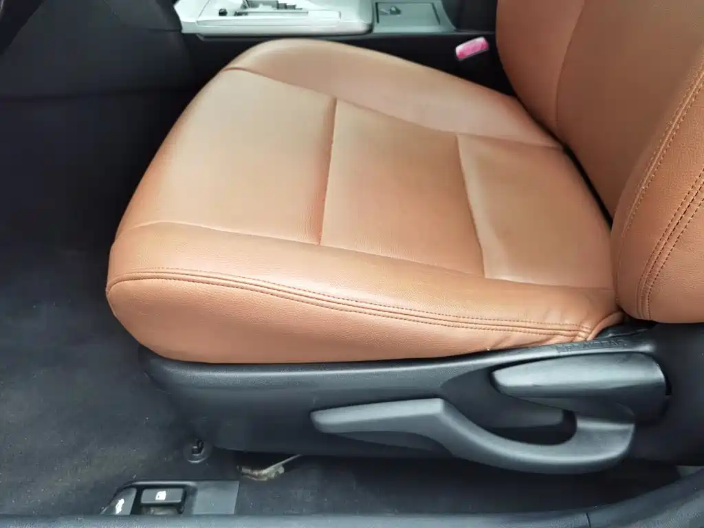 Toyota Camry — миниатюра 20