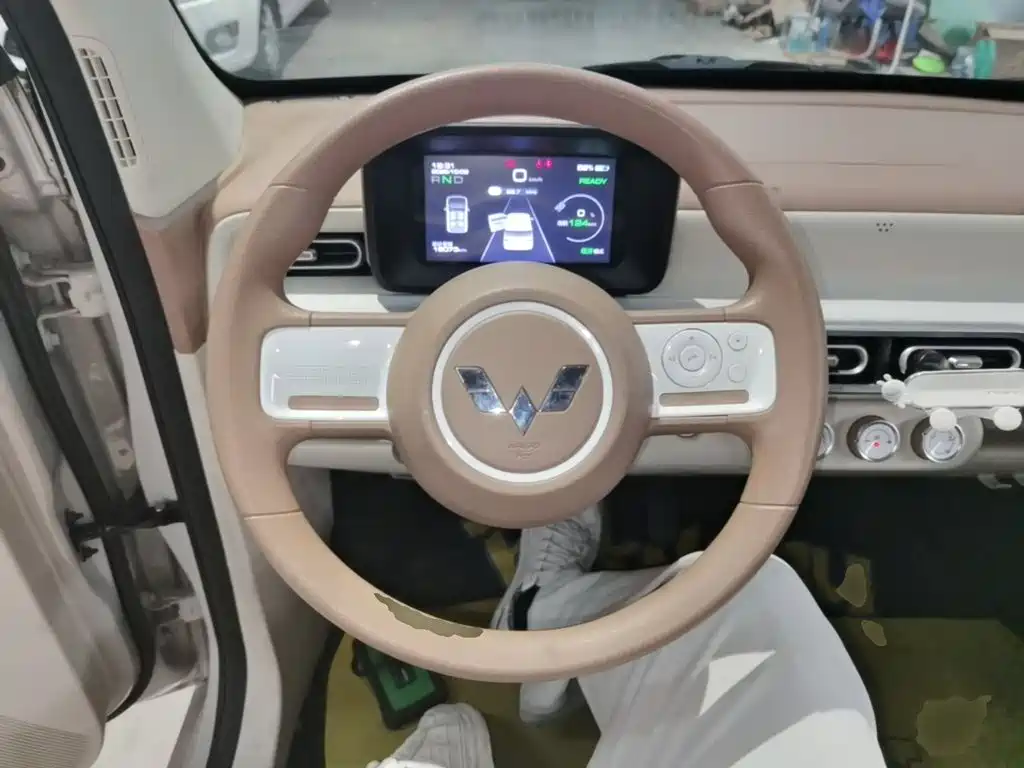Wuling MINIEV — миниатюра 11