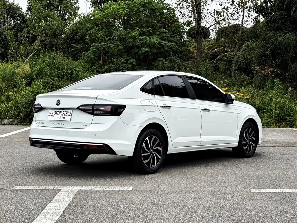 Volkswagen Lavida — миниатюра 5